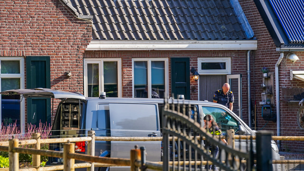 Verdieping+van+huis+verwoest+na+brand%2C+bewoners+gewond