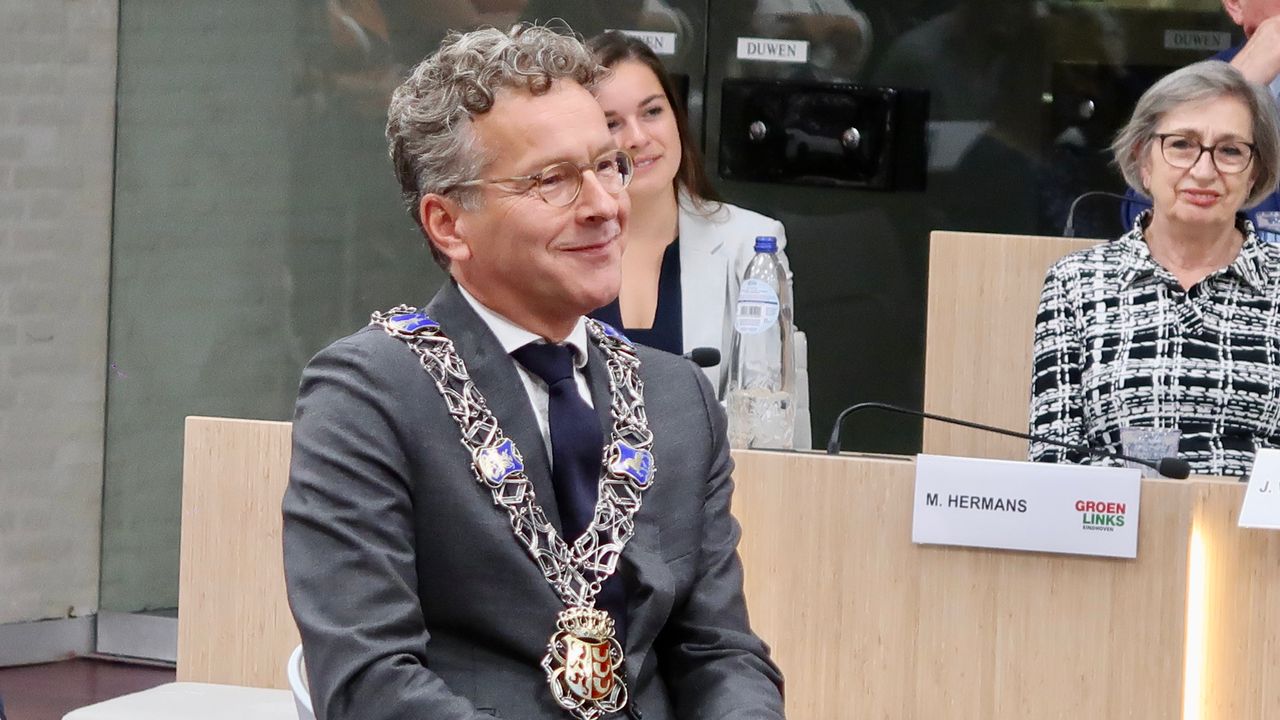 Jeroen Dijsselbloem beëdigd tot burgemeester van Eindhoven