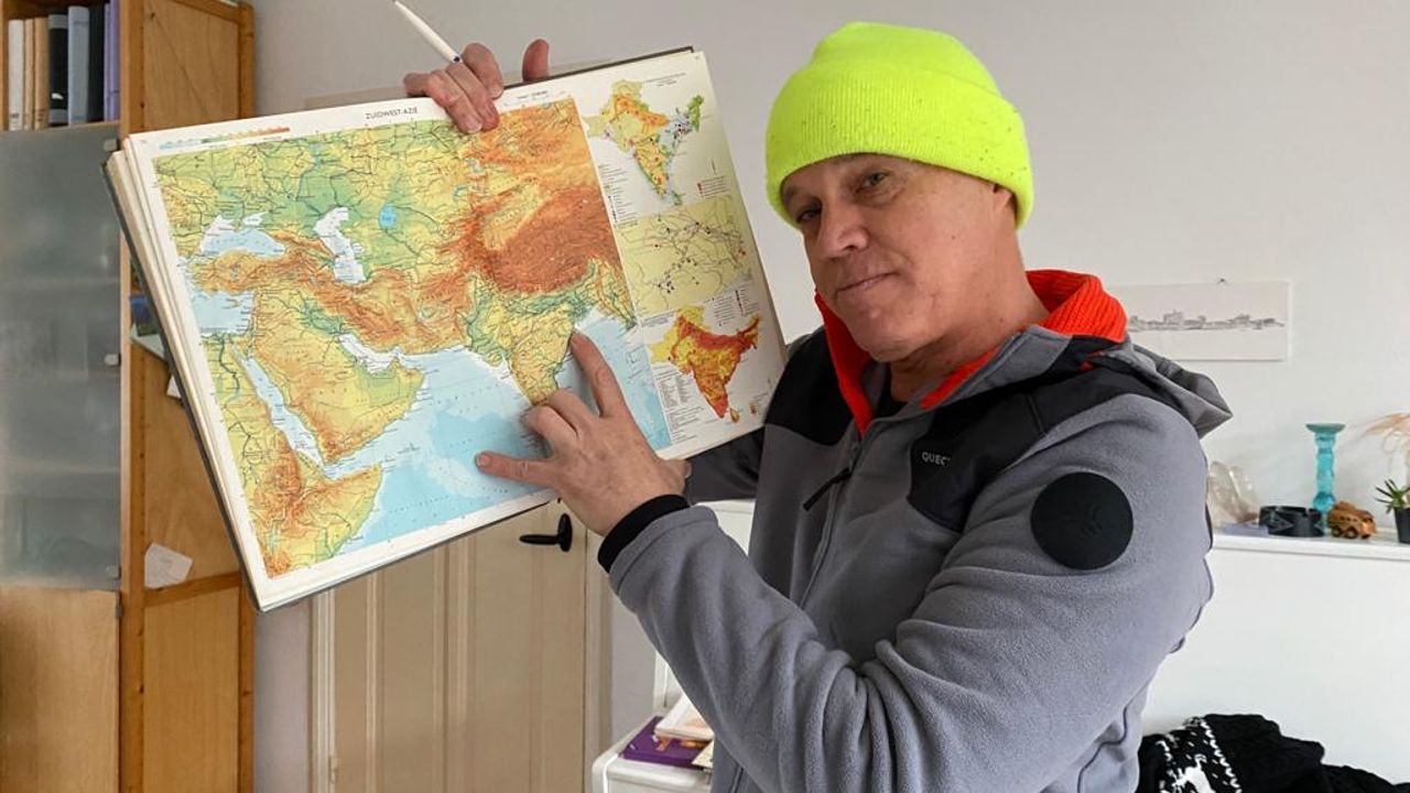 Hans (60) reist naar India met elk vervoermiddel behalve het vliegtuig