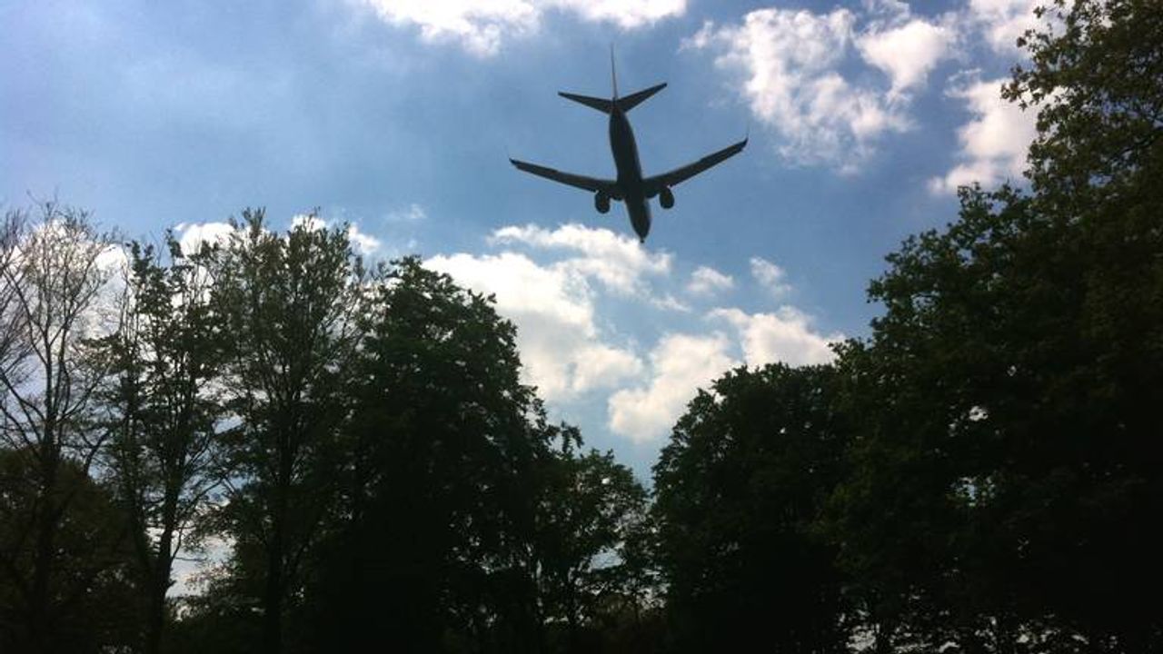 Overlast vliegverkeer in Waalre: ‘Het is wel irritant’