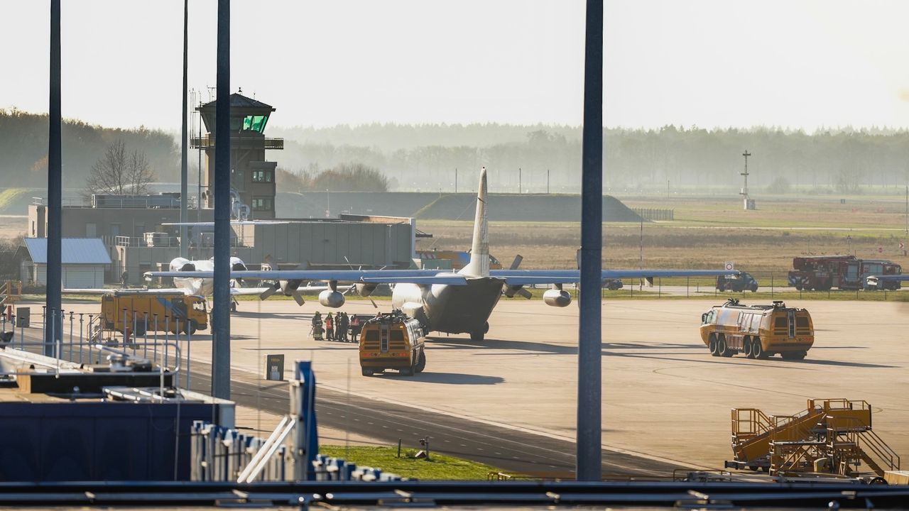Militair vliegtuig maakt noodlanding op vliegbasis Eindhoven