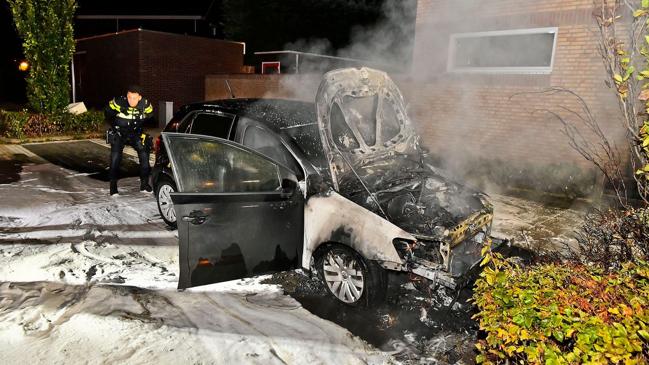 Auto brandt uit in Valkenswaard