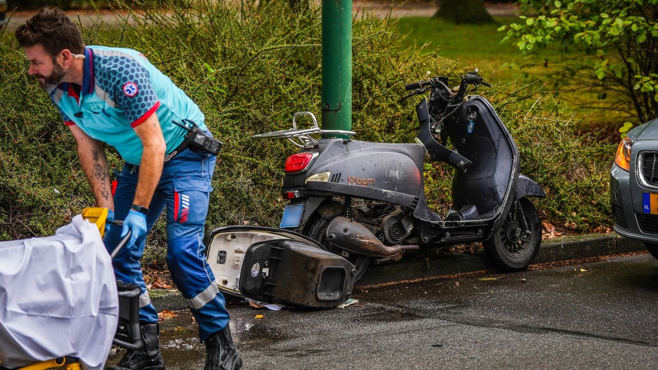 Scooterrijder verliest mogelijk voet door ongelukkige valpartij