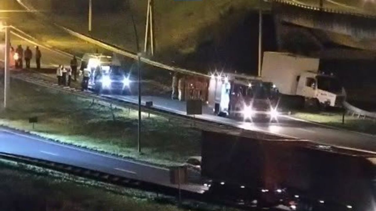 Ongeluk met vrachtwagen op Ring Eindhoven, snelweg tijdelijk dicht