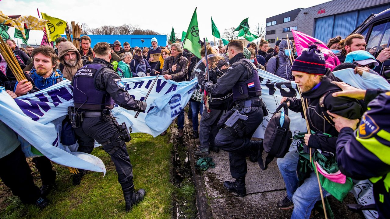 PVV zet vraagtekens bij de beveiliging van het vliegveld na protest van klimaatactivisten