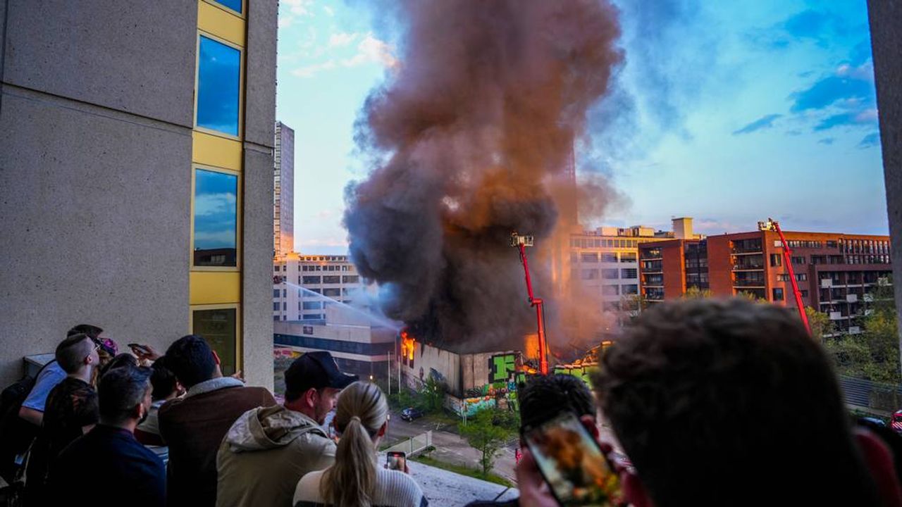 Buurt over brand Eindhoven: 'Hebben steeds gedacht: dit gaat een keer mis'