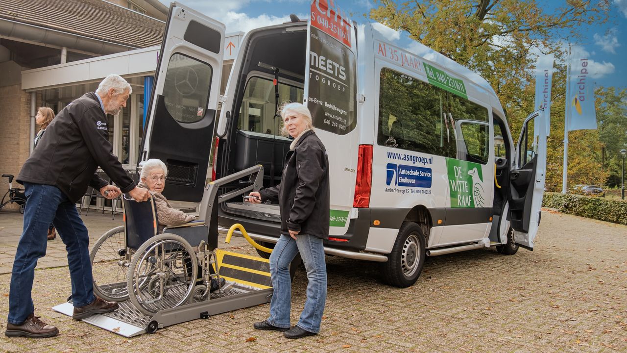 Vervoersbedrijf voor arme en mindervalide ouderen viert 35-jarig bestaan