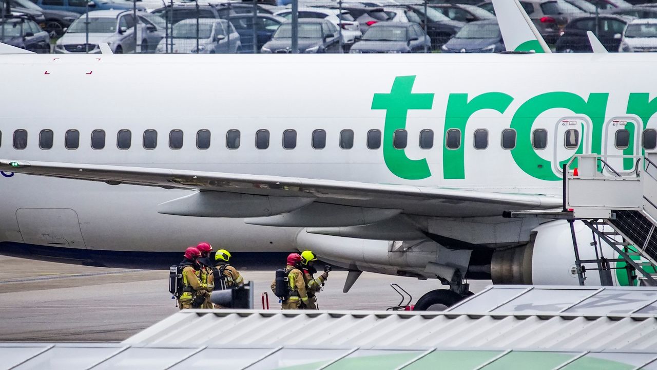 Brandweer uitgerukt voor vliegtuig met oververhitte remmen op Eindhoven Airport