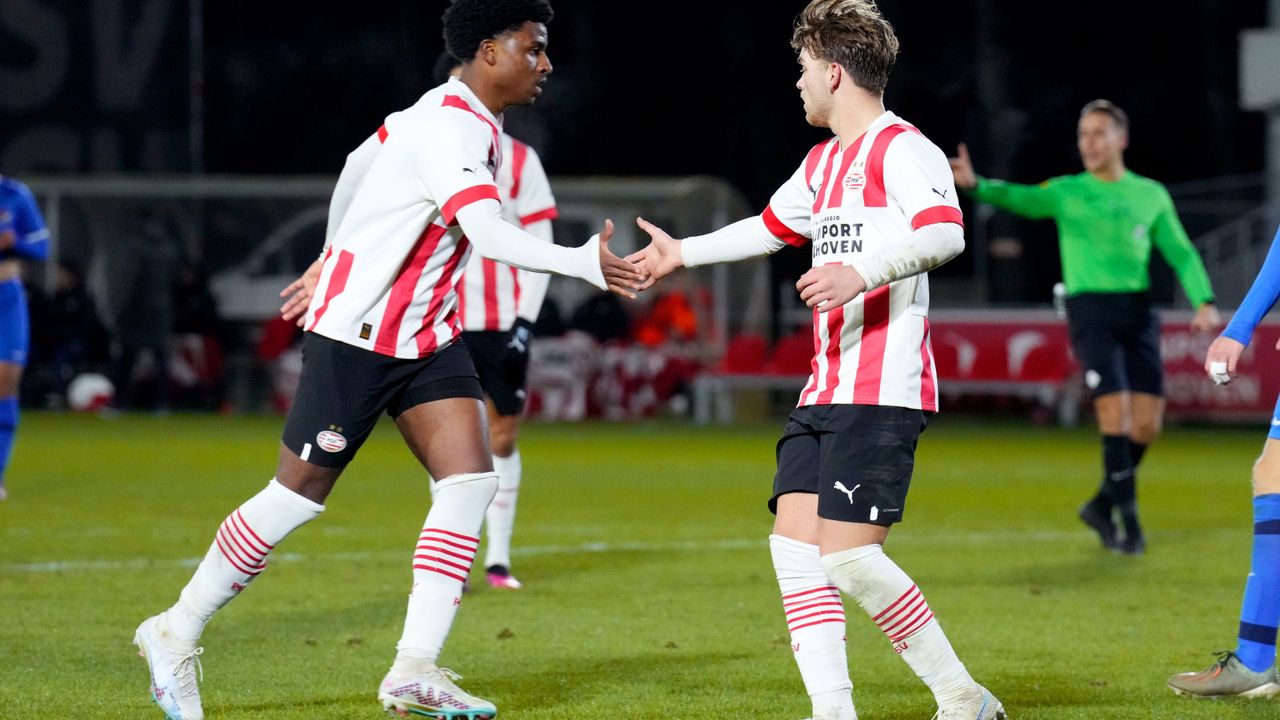 Jong PSV speelt in doelpuntrijk duel gelijk tegen Jong AZ