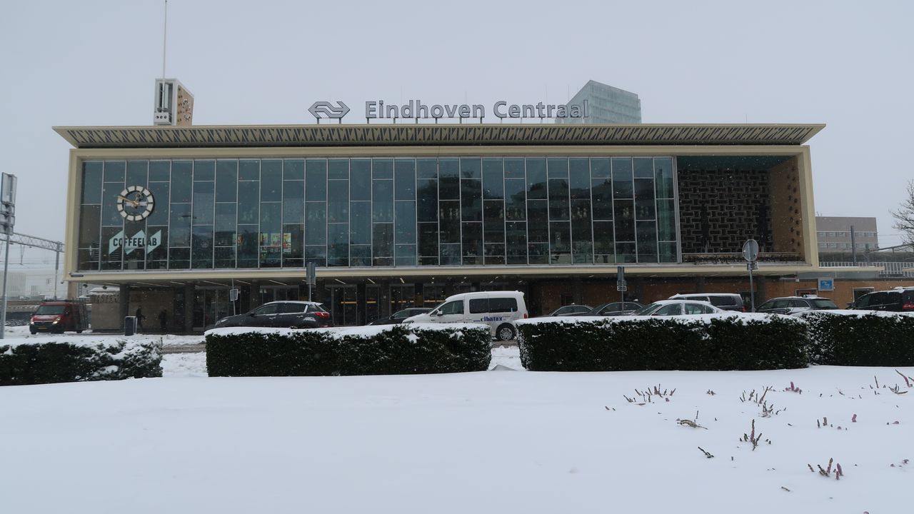 Opnieuw verkeersproblemen rond Eindhoven, maar niet (alleen) door de sneeuw