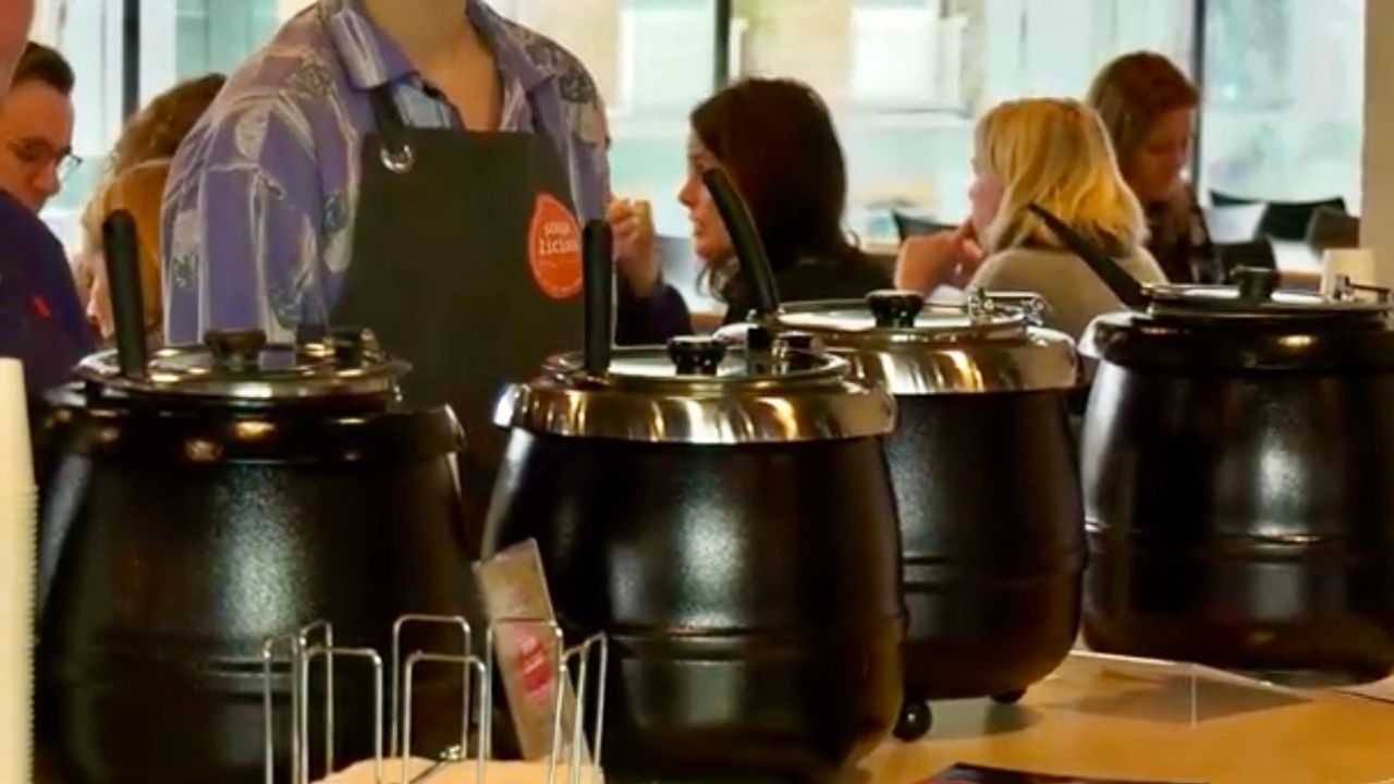 GGzE doneert 100.000ste kom soep aan Voedselbank Eindhoven