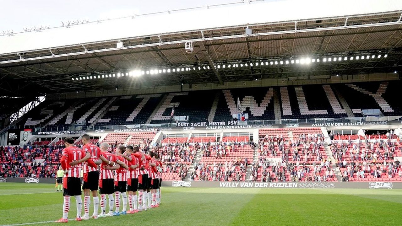 PSV eert 'Skiete Willy' met overwinning op FC Groningen