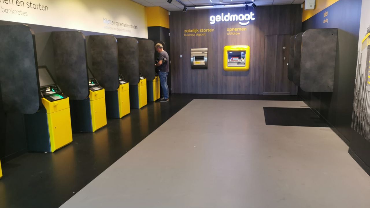 Geldautomatenwinkel laat mensen weer contant betalen in Winkelcentrum Woensel