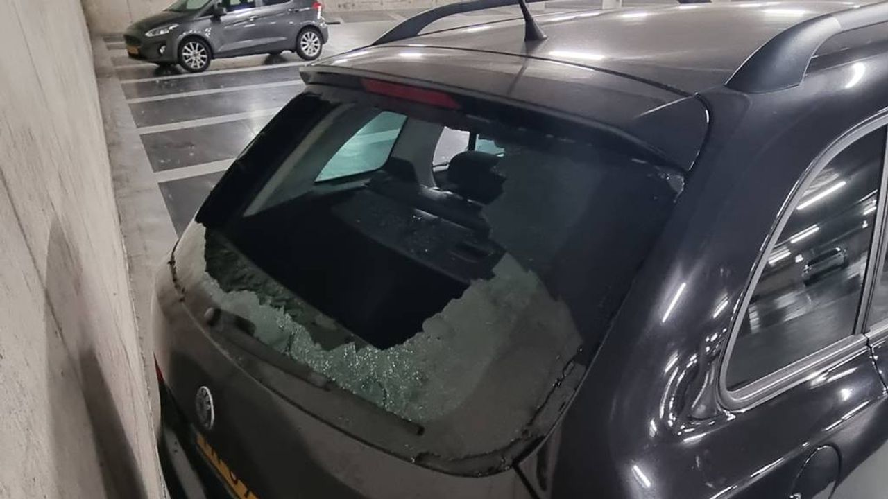 Auto Collin leeggeroofd in parkeergarage Eindhoven: 'Voor 13.000 euro weg'