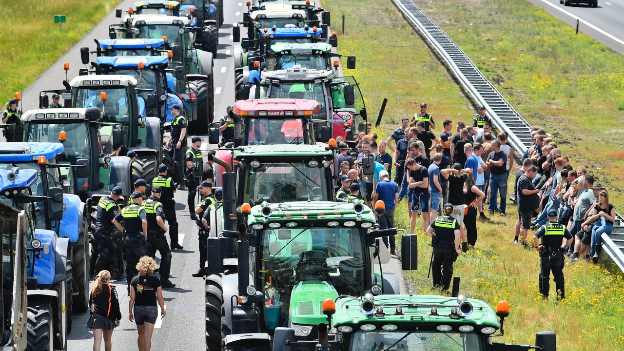 Boeren blokkeren A67 vlakbij Eindhoven