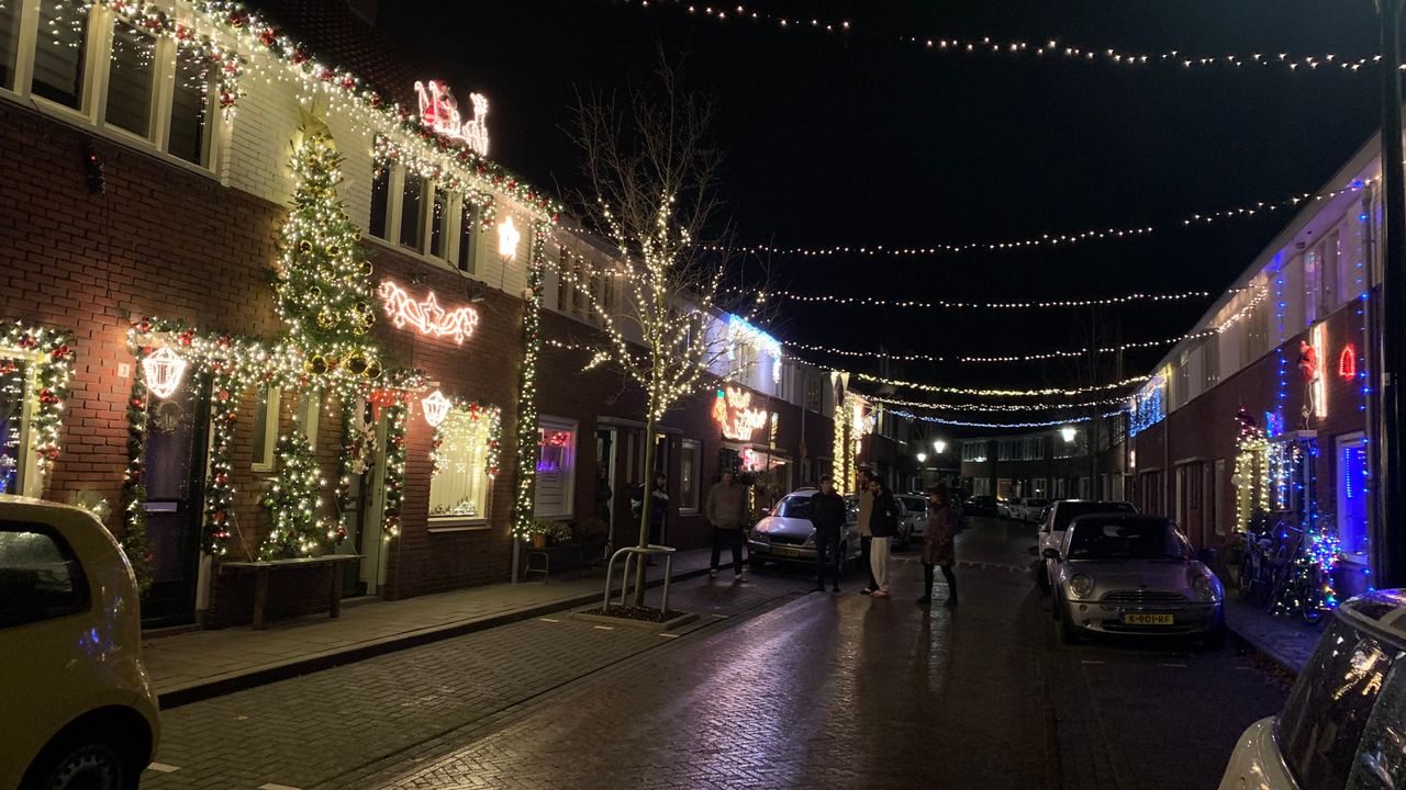 Winterdorpjes, rendieren en duizenden lichtjes: de Distelstraat is (bijna) klaar voor kerst