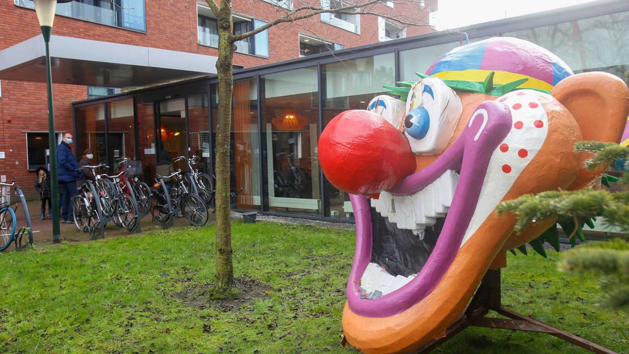 Toch een beetje carnaval in verzorgingstehuis Berckelhof