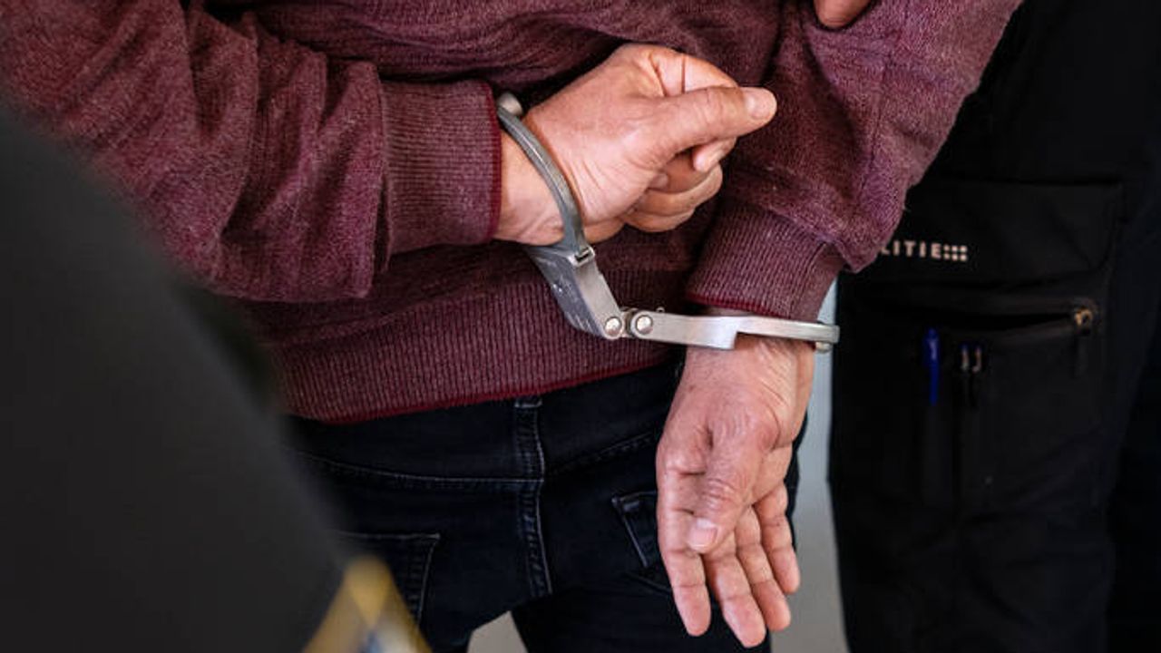 Man met openstaande celstraf opgepakt bij politiecontrole Grote Beek