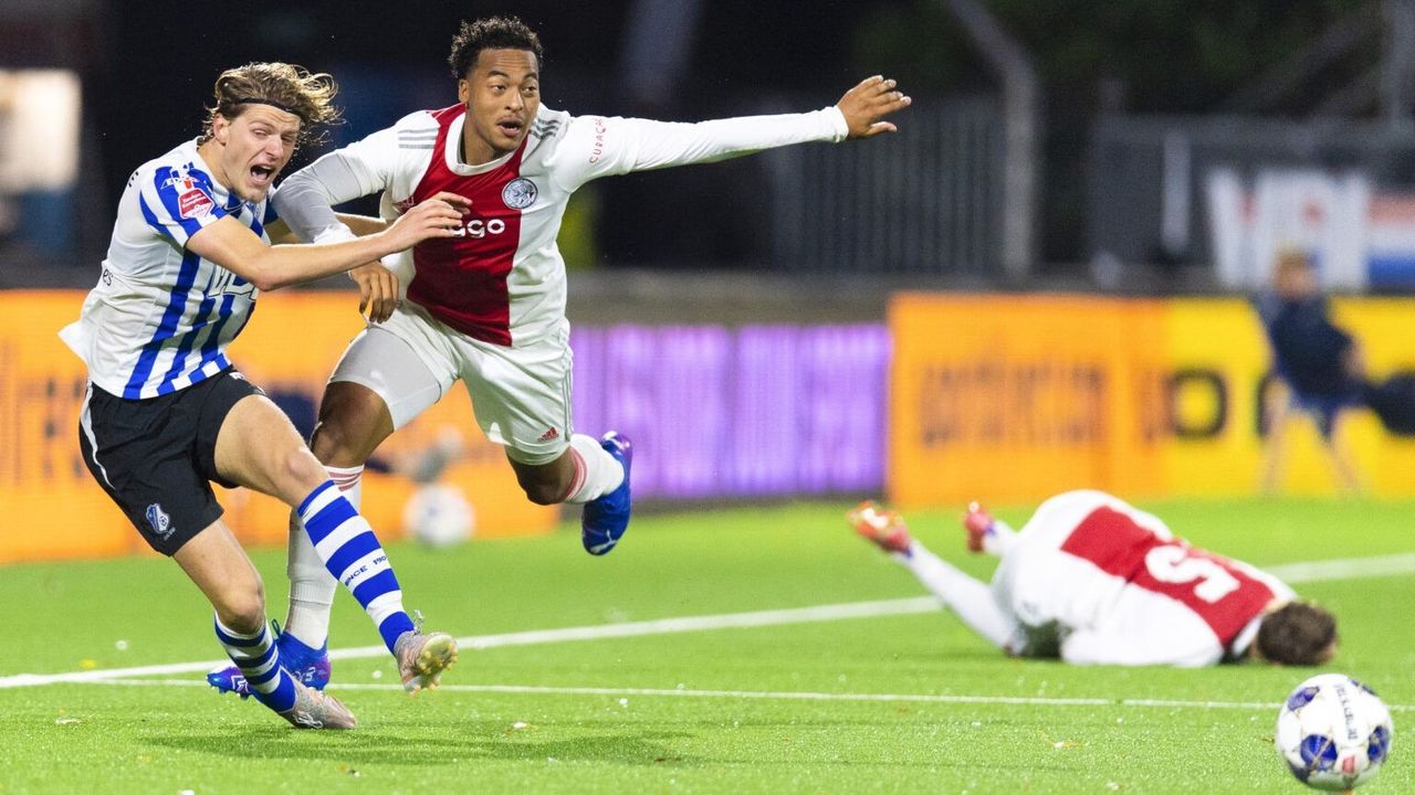 Jong Ajax bezorgt FC Eindhoven eerste thuisnederlaag van het seizoen