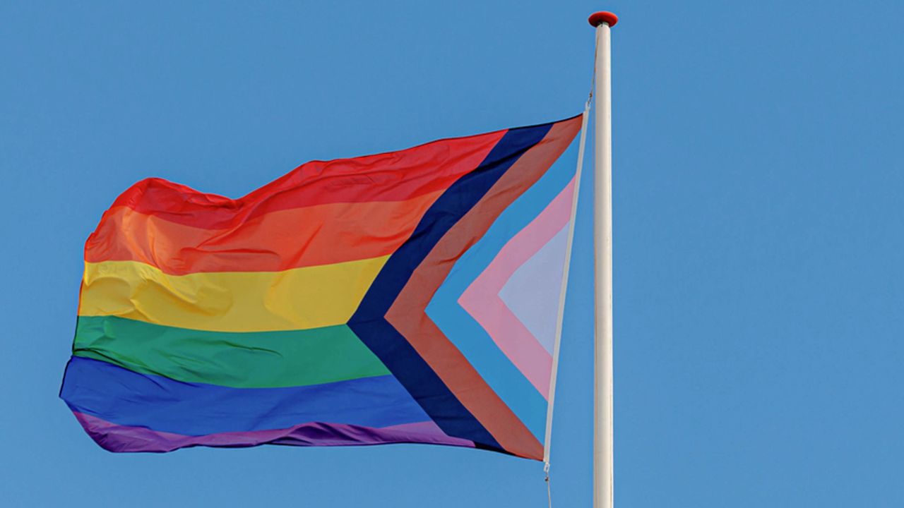 Weer regenboogvlag gestolen van COC: 'Dachten dat rust was wedergekeerd'