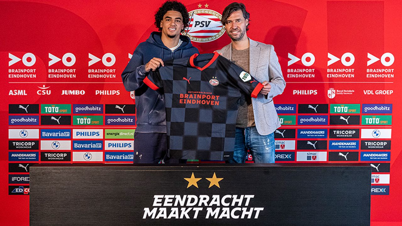 PSV huurt Ki-Jana Hoever voor één seizoen