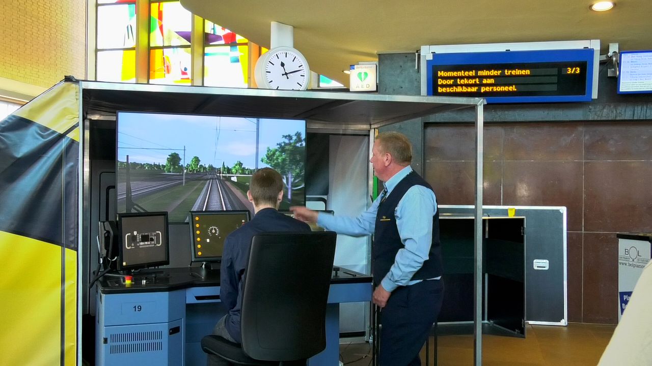 Treinsimulator op station Eindhoven om personeel te werven