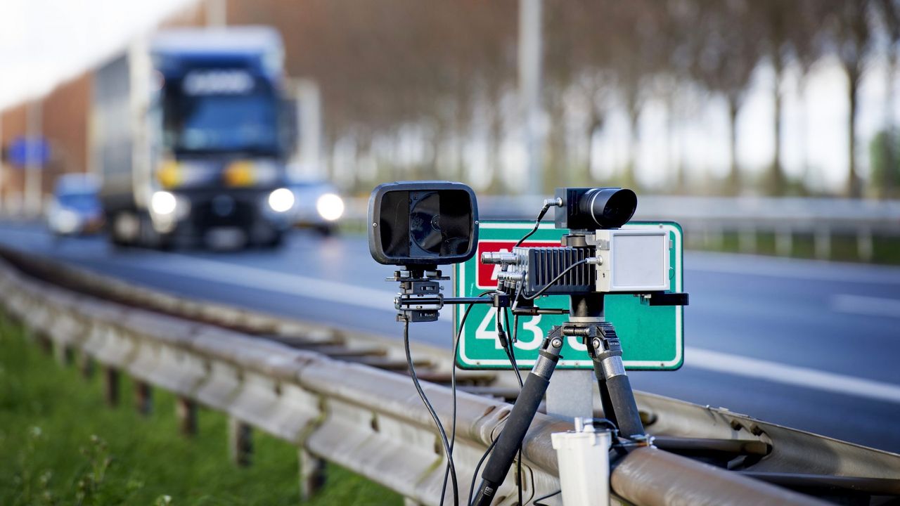 Controles op wegen rond Eindhoven: 140 bekeuringen
