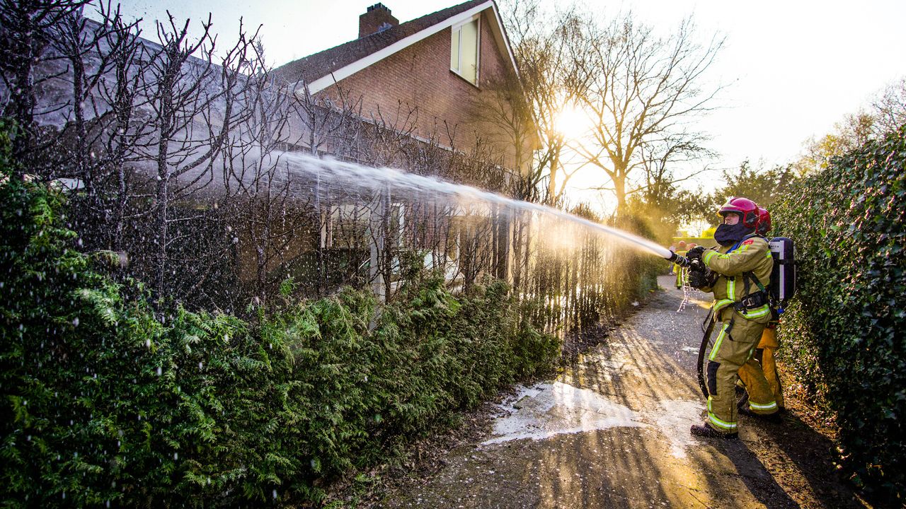 Bewoners blussen zelf brand in Nuenen