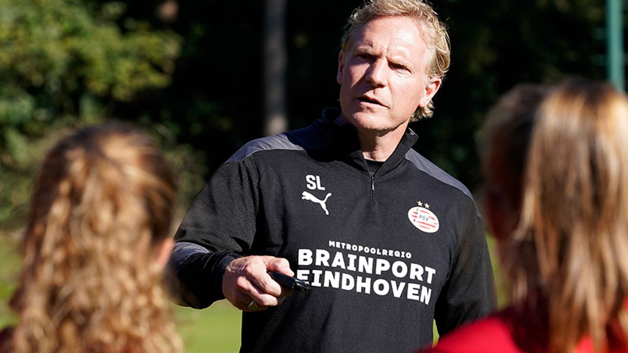 PSV en trainer vrouwen-team per direct uit elkaar